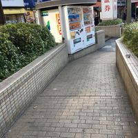 小田急町田駅東口広場内　喫煙所 - 投稿画像1