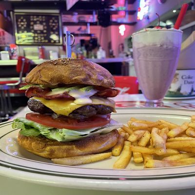 Penny's Diner(ペニーズダイナー)（アメリカ料理店） | MEQQE（めっけ）