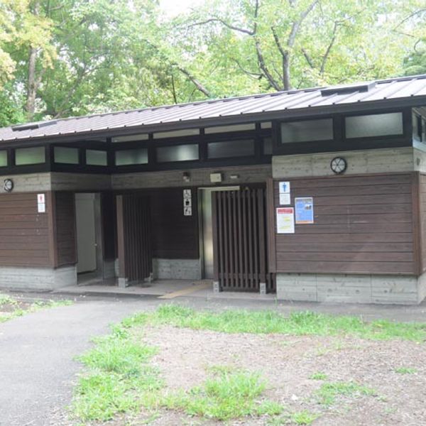 武蔵野公園　２号トイレ - トップ画像