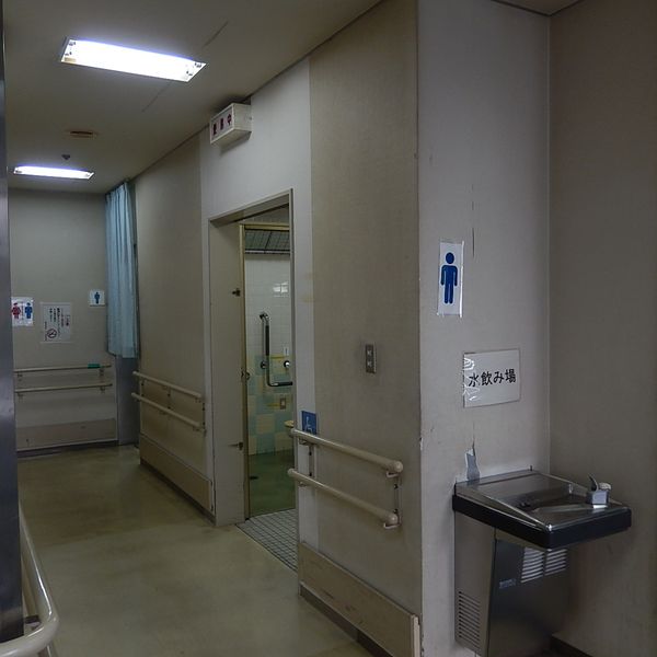 東京都北区立障害者福祉センター　2階西側車いす使用者用トイレ右側 - おすすめ画像