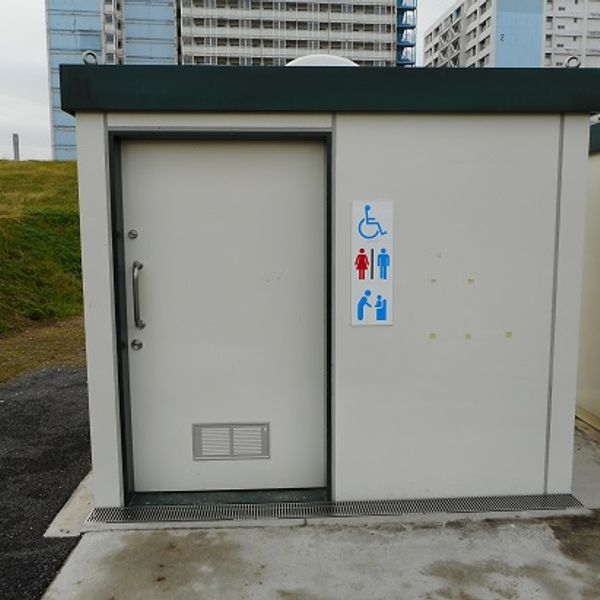 西新井橋野球場　1階だれでもトイレ - トップ画像