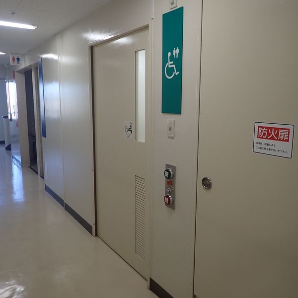 八王子市役所本庁舎　事務棟8階だれでもトイレ - トップ画像