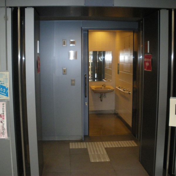 川口やまゆり館　1階だれでもトイレ - トップ画像