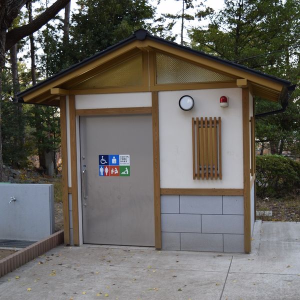 八王子市富士森公園　浅間神社だれでもトイレ - おすすめ画像