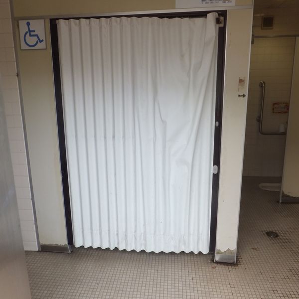 三鷹台駅前公衆トイレ - おすすめ画像