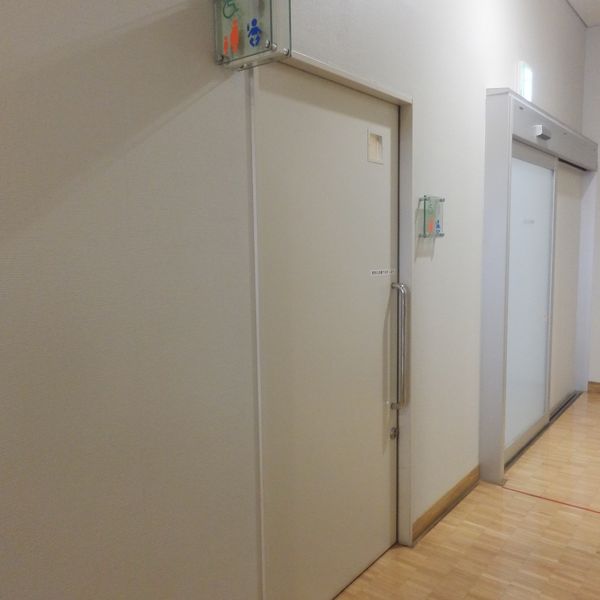 青梅市中央図書館　3階多目的トイレ - おすすめ画像