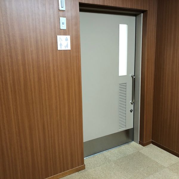 狛江市庁舎　３階だれでもトイレ - トップ画像