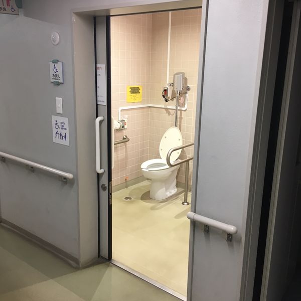 西河原公民館　地下１階だれでもトイレ - おすすめ画像