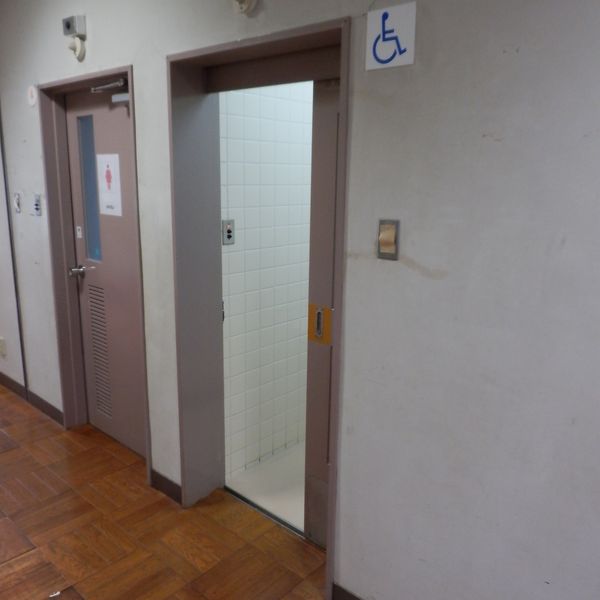 多摩市立豊ヶ丘老人福祉館・地区市民ホール　２階だれでもトイレ - おすすめ画像