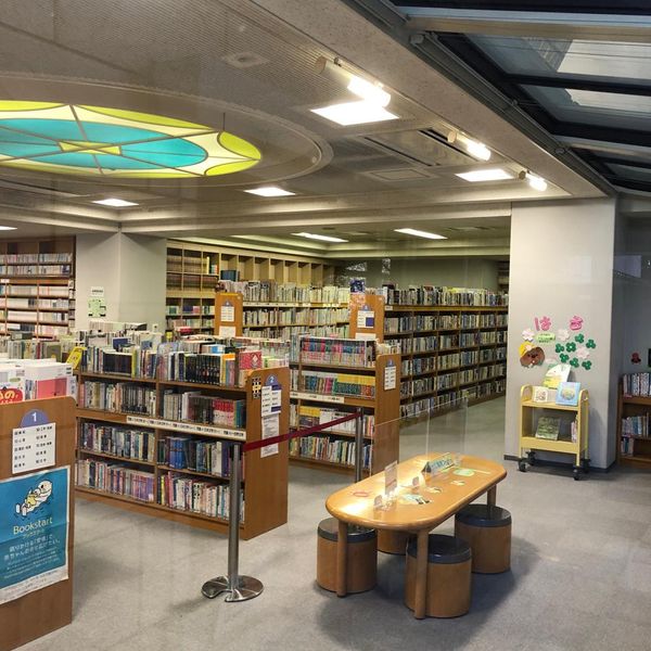 千代田区立昌平まちかど図書館 - トップ画像
