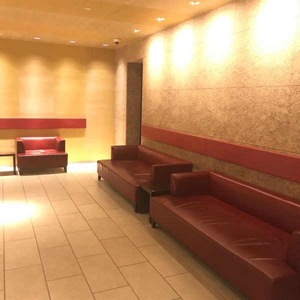 KITTE名古屋　地下一階 喫煙所横ソファー - おすすめ画像
