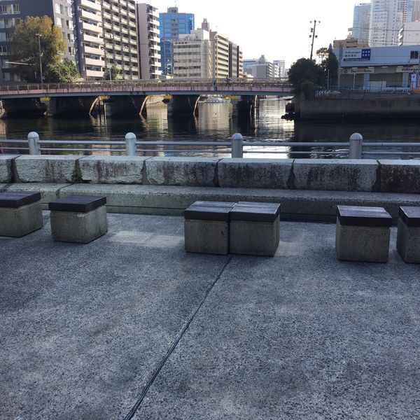 芝浦運河沿緑地の休憩場所 - おすすめ画像