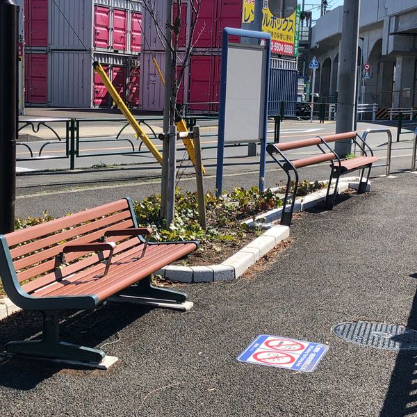 南多摩駅前、分量橋公園ベンチ - おすすめ画像