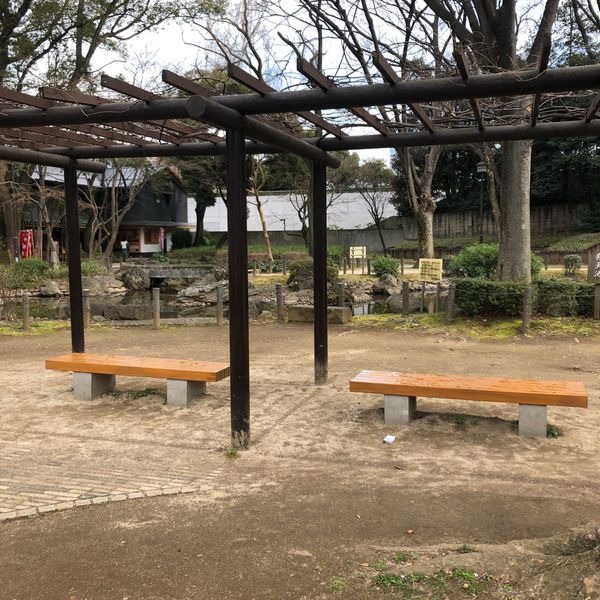 芝公園 　弁天池ベンチ - おすすめ画像