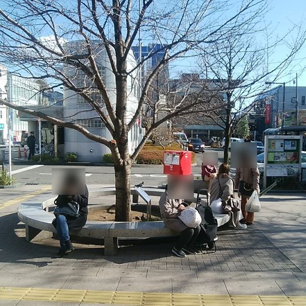 仙川駅前広場の簡易ベンチ - トップ画像