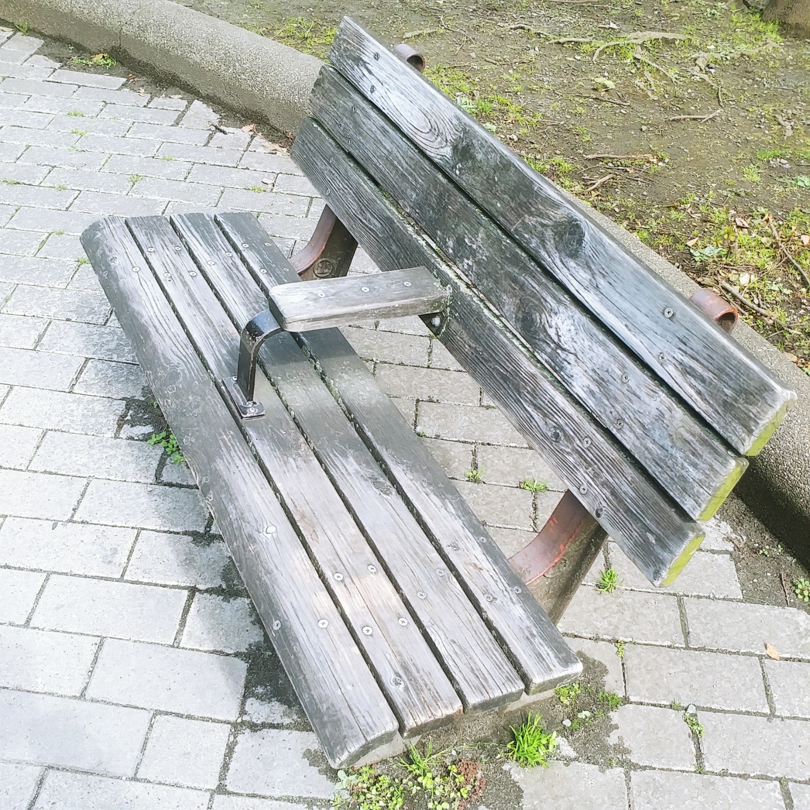 公園のベンチ アルミ脚ベンチ RBA-1361 公園ベンチ関連製品 ｜ 株式会社サカヱ