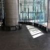 立川駅伊勢丹2階正面玄関前ベンチ - トップ画像