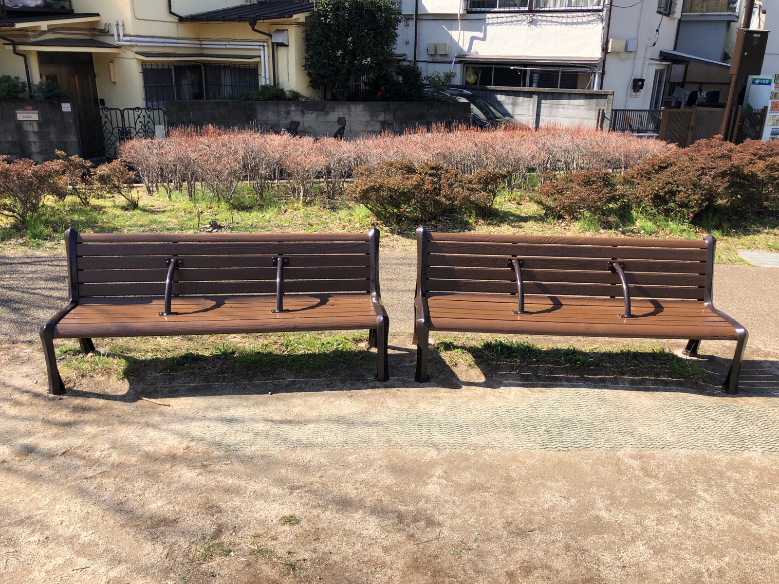 公園のベンチ 楽天市場】公園木製ベンチ 背もたれ 肘掛け 幅190cm 業務用