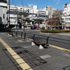 北千住駅東口交番横ベンチ - トップ画像