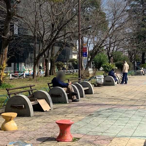 赤羽公園のベンチ - おすすめ画像