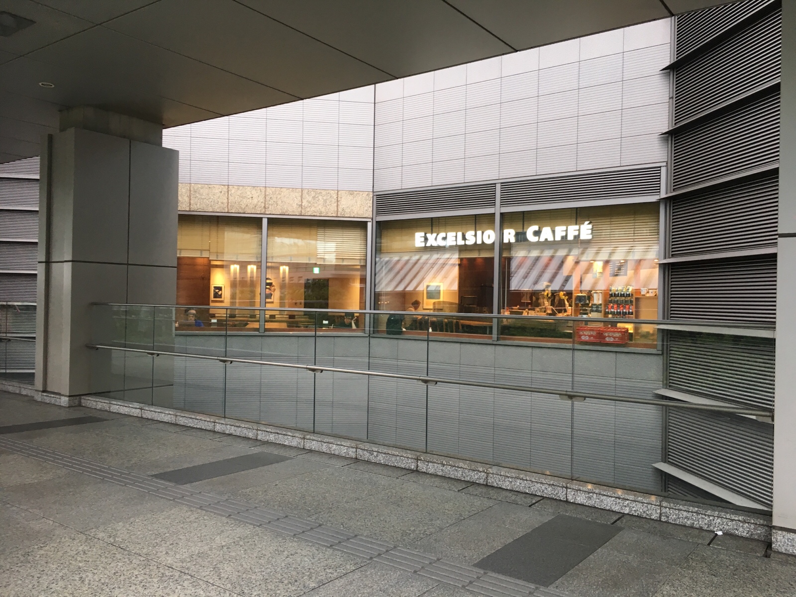 エクセルシオール カフェ 品川 イースト ワン タワー 店