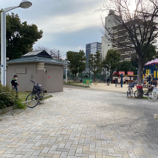 浪速公園　公衆トイレ - おすすめ画像