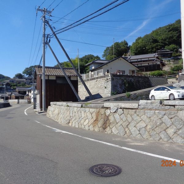 泊・田浦地区　見通しの悪い道路 - トップ画像