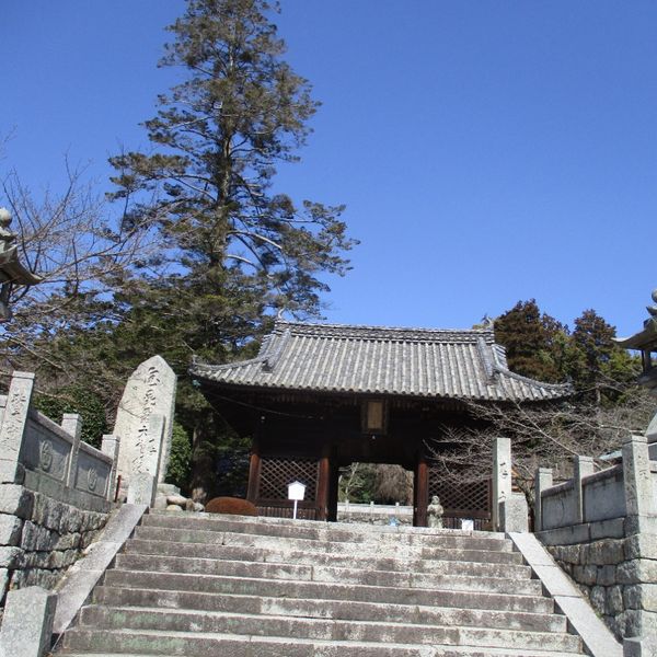 満願寺（石塔） - おすすめ画像