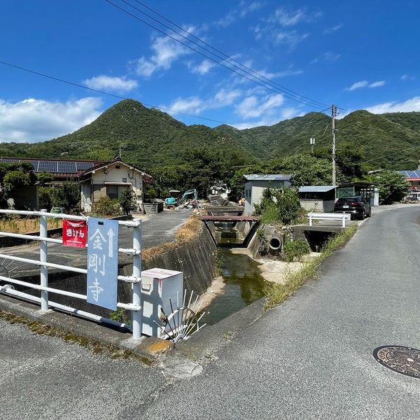 ゴミ捨て場に行く道路のところ【肥海地区】 - おすすめ画像