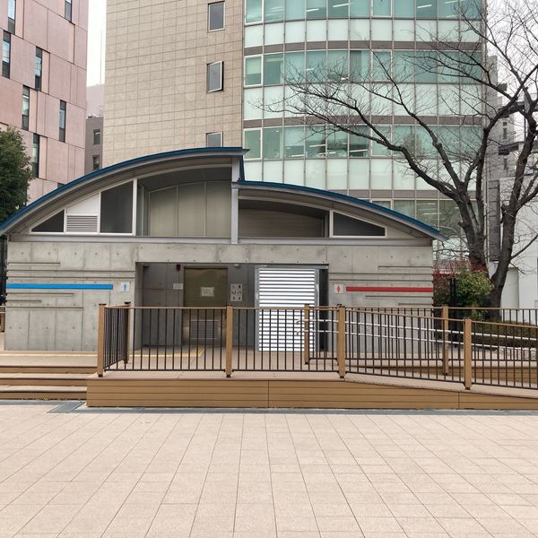 築地川公園内公衆トイレ - おすすめ画像