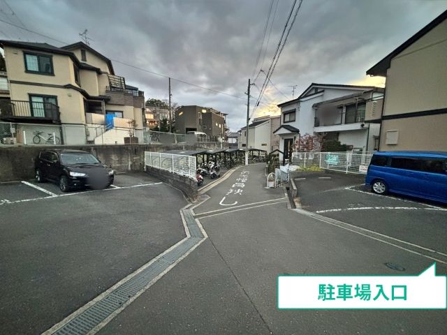 韓国 ファッション通販 akippa】 グリーン・バレーB棟◉アキッパ駐車場 北中振1丁目22-9 その他
