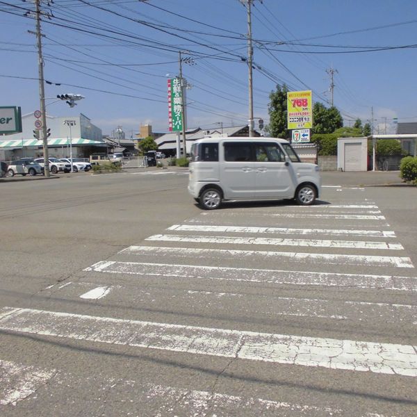 産業道路と鳥生大浜八町線の交差点 - おすすめ画像