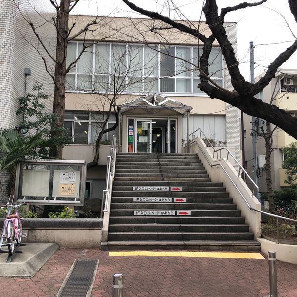 杉並区立高円寺図書館 - おすすめ画像