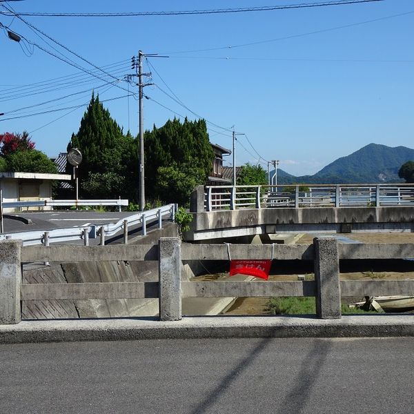 砂塚バス停の前の橋【野々江地区】 - トップ画像