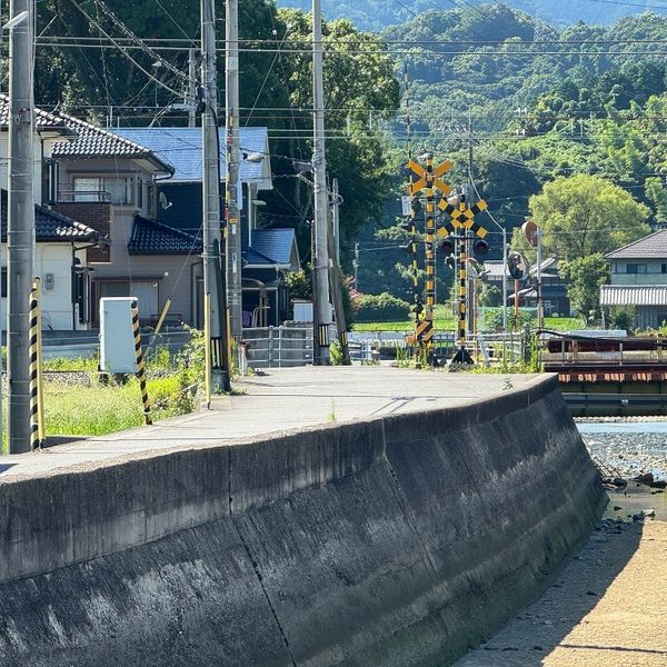 佐方川の踏切【佐方地区】 - おすすめ画像