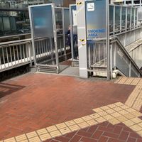 町田駅西側デッキ上　喫煙所 - 投稿画像2