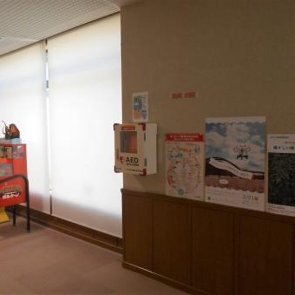 AED @マーレ・グラッシア大三島 事務所左斜め前壁面 廊下 - おすすめ画像
