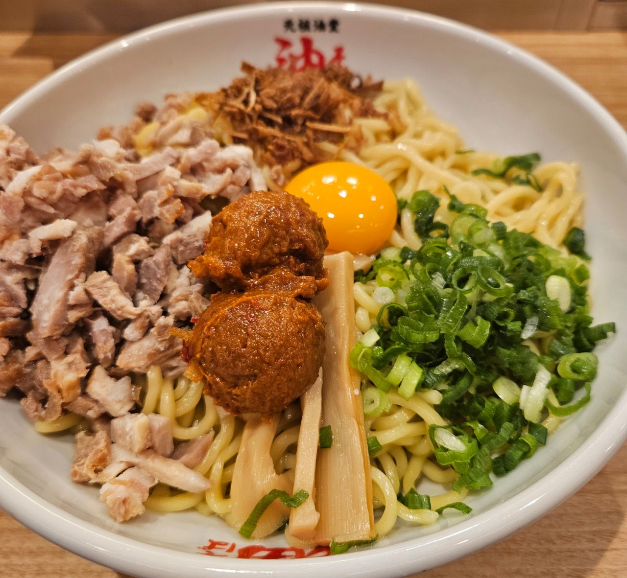 油そば 倉敷市/縁-よすが-》2025年春オープン「二郎系油そば」専門店