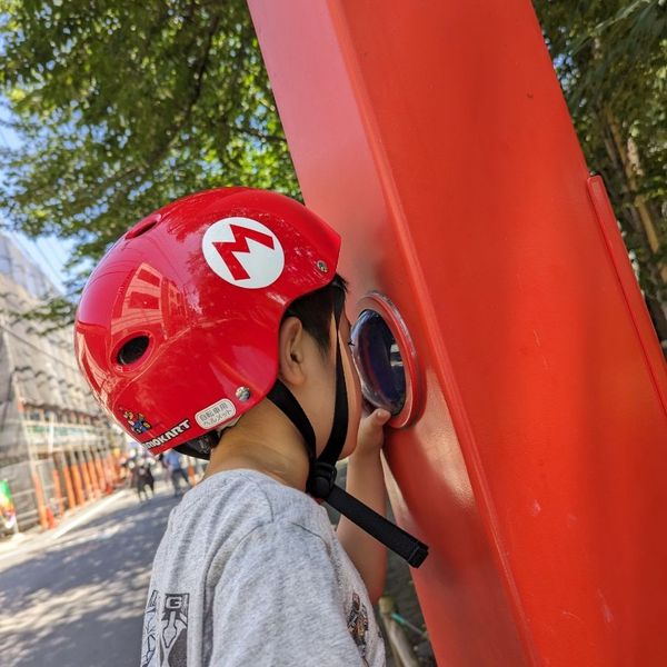 Lampu jalan bergaya "color timer" Ultraman yang dapat diintip dalamnya - トップ画像