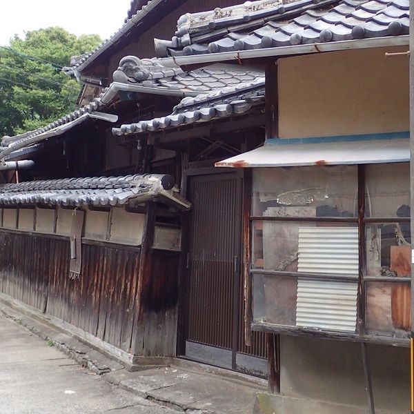 倒壊の恐れがある家屋【岡村小へ上がる道】 - おすすめ画像