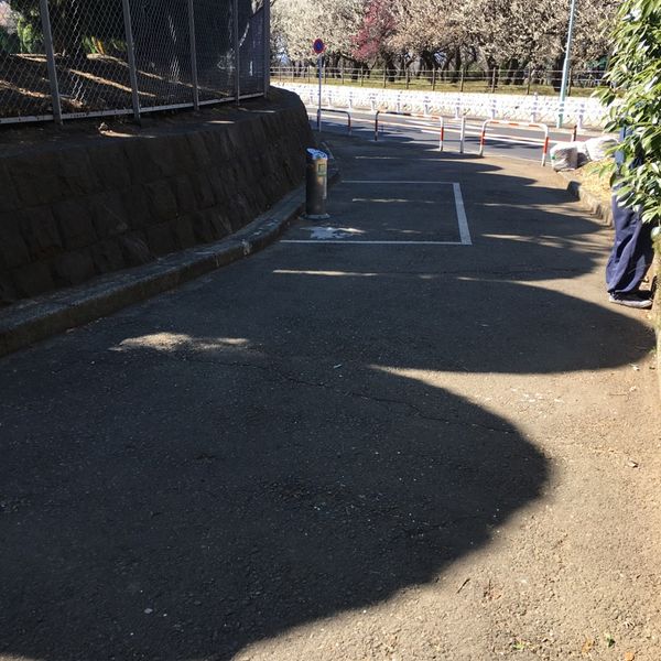 大蔵運動公園　陸上競技場西側ゲート横　喫煙所 - トップ画像