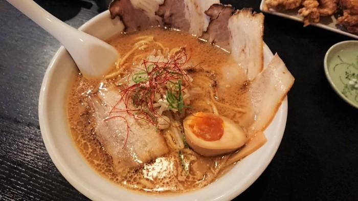 すみれ（ラーメン店） | MEQQE（めっけ）