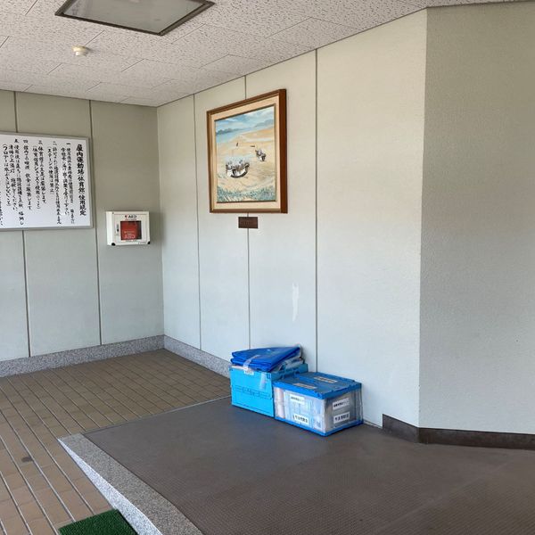 AED @（旧）今治市立今治小学校 体育館玄関 - おすすめ画像