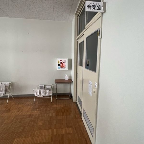 AED @今治市立伯方小学校 ２階音楽室前 - おすすめ画像