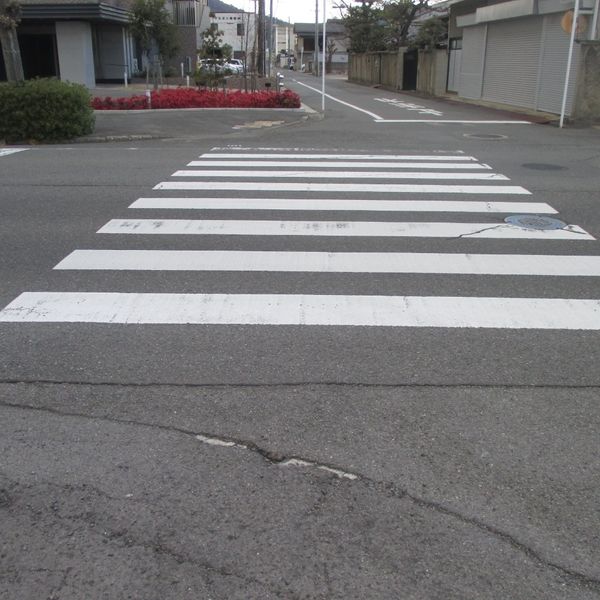 3　高層マンション前交差点 - おすすめ画像