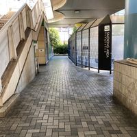 品川駅港南口港南ふれあい広場　喫煙所 - 投稿画像0