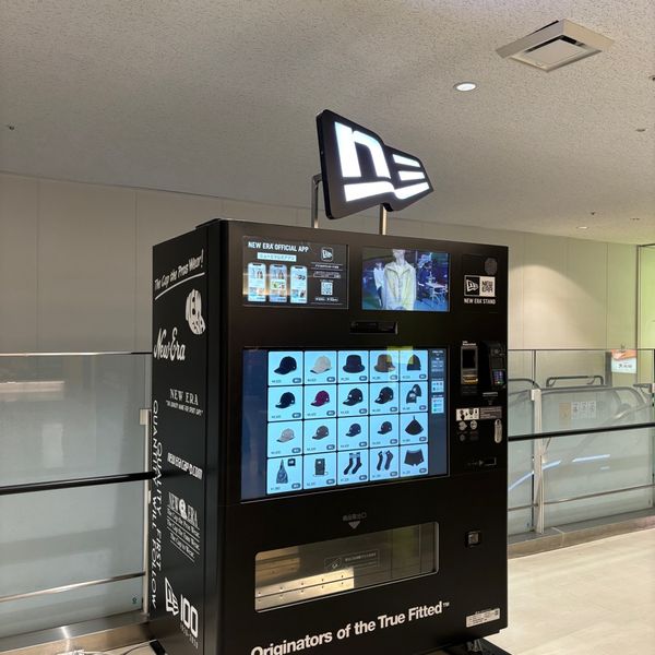 ニューエラ自動販売機NEW ERA® STAND - トップ画像