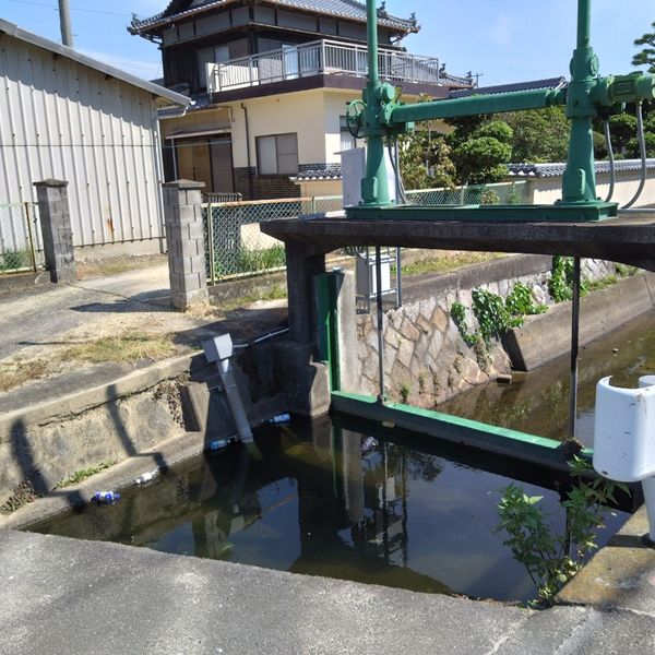 深さのある水路 - トップ画像