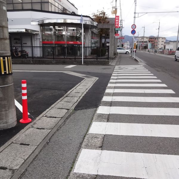 小泉新田１⑥【車の往来が激しいT字路】 - おすすめ画像